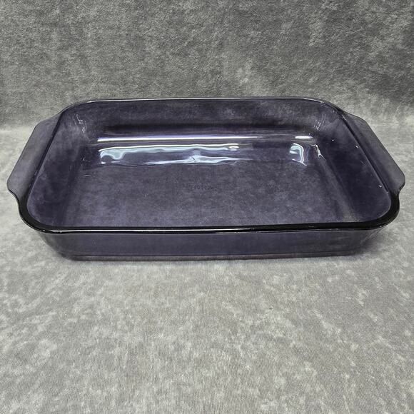 Pyrex 233 Purple Amethyst Casserole Lasagna 3 Qt Dish - Picture 3 of 10